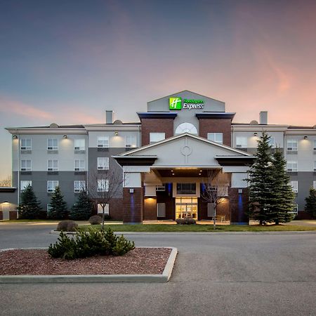 Holiday Inn Express Airdrie By Ihg Exterior photo